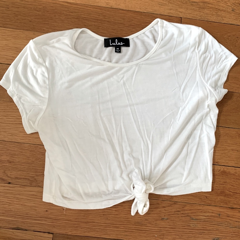 Lulus - cropped tie front tee - M
